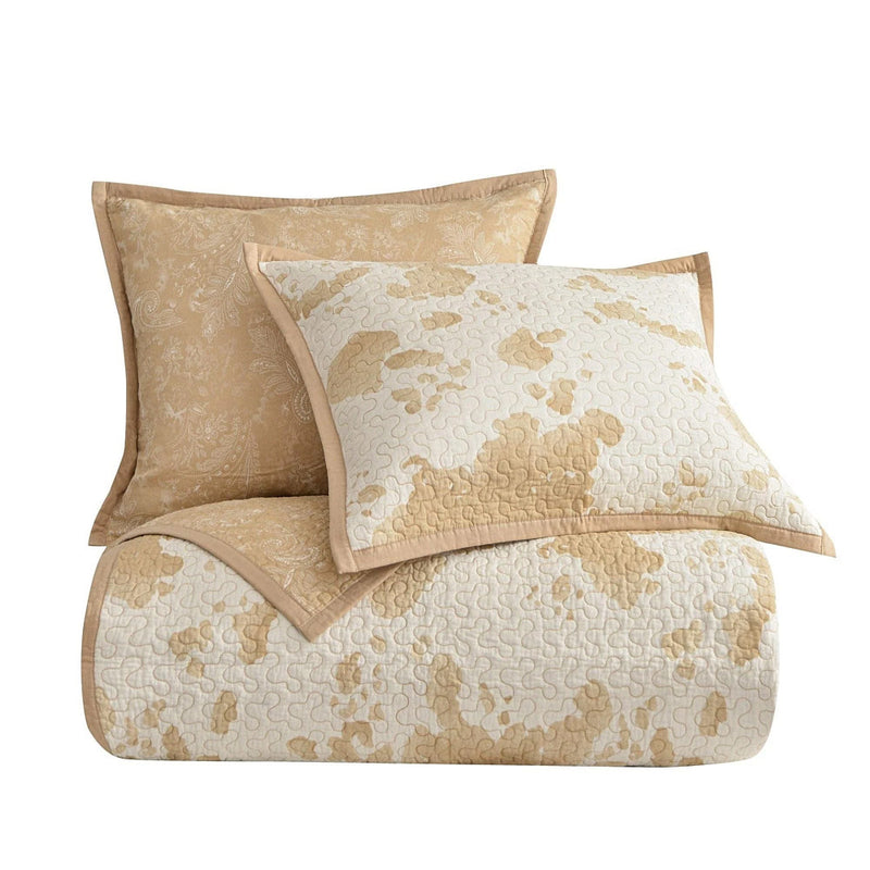 Hiend Accents Elsa Cowhide Tan Reversible Quilt Set