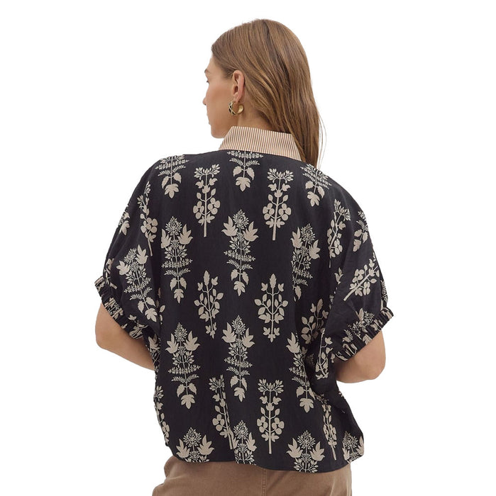 Entro Women's Black & White Print Short Sleeve Top