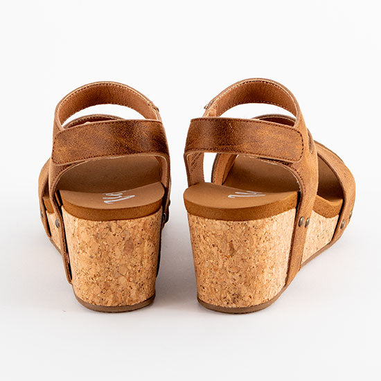 Very G Tan Casper Sandals