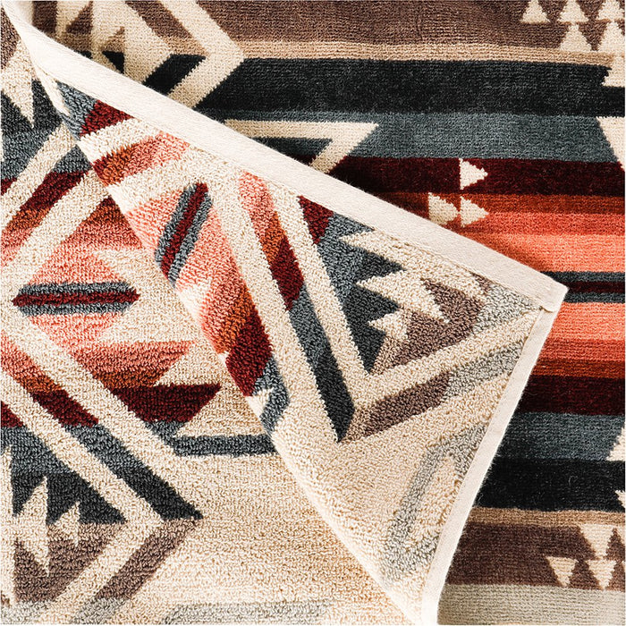 Pendleton Woolen Mills Inc. Pendelton White Sands Over Sized Jacquard Towel