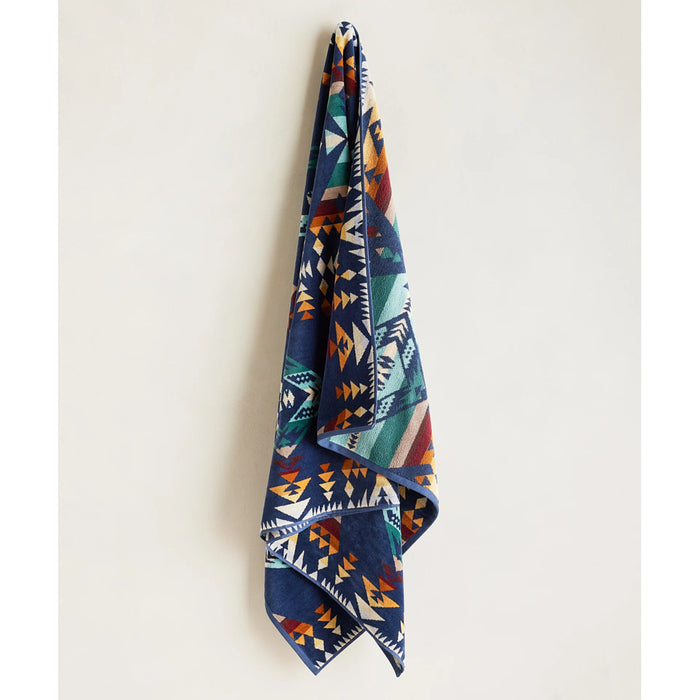 Pendleton Woolen Mills Inc. Diamond Peak Oversized Jacquard Spa Towel