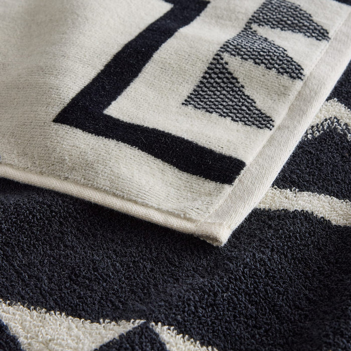 Pendleton Woolen Mills Inc. Oxbow Oversized Jacquard Spa Towel