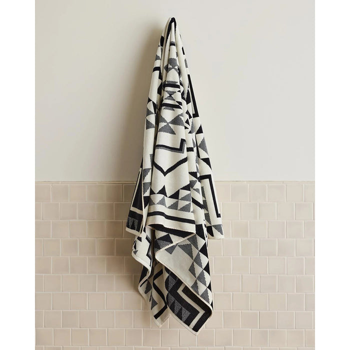 Pendleton Woolen Mills Inc. Oxbow Oversized Jacquard Spa Towel