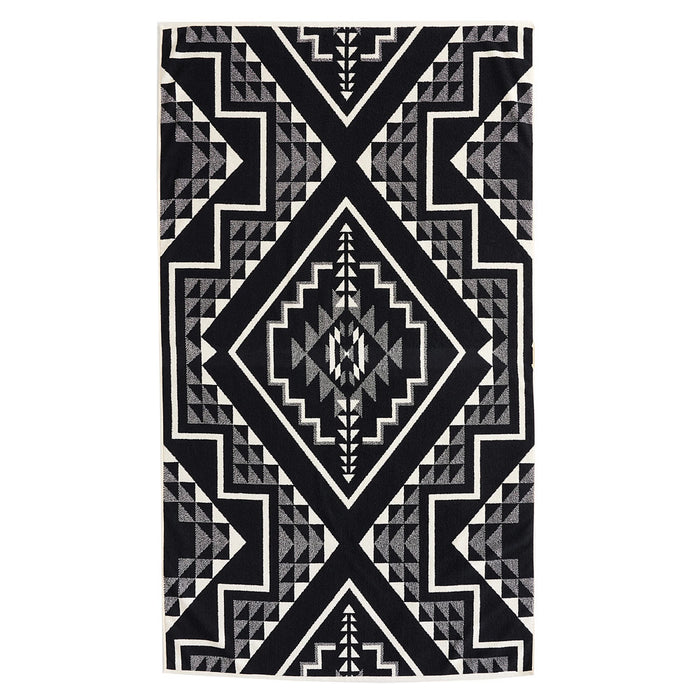 Pendleton Woolen Mills Inc. Oxbow Oversized Jacquard Spa Towel