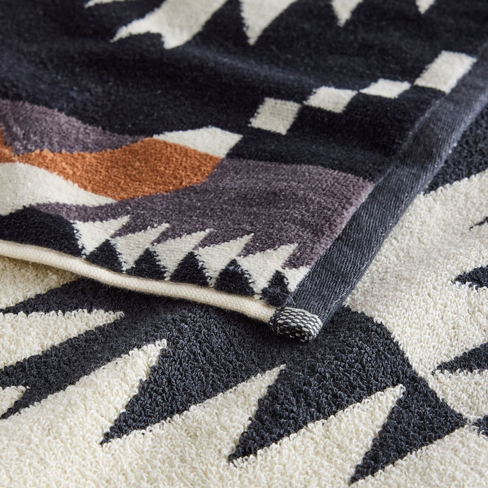 Pendleton Woolen Mills Inc. Spider Rock Black & White 3 Piece Towel Set